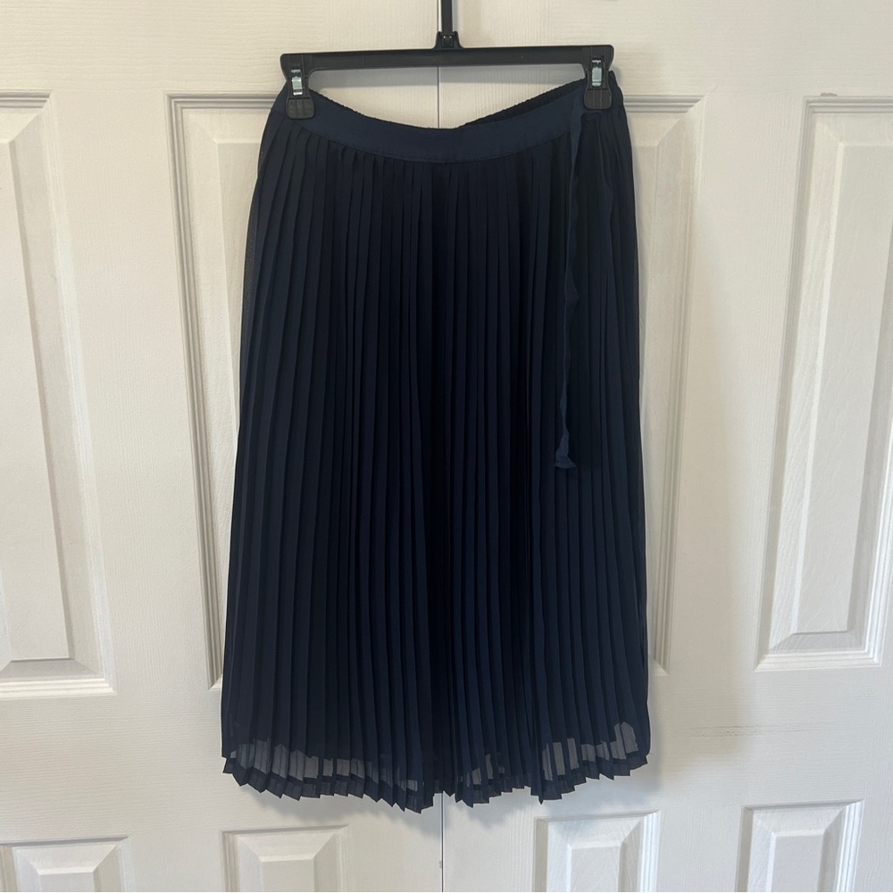 🚨 Last day Fri 🧳 Blue Pleated Midi Skirt